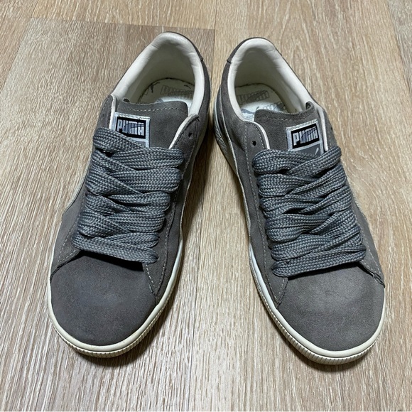 Men's PUMA Suede Classic | Size: 8 | Color: Grey / White - Picture 10 of 12